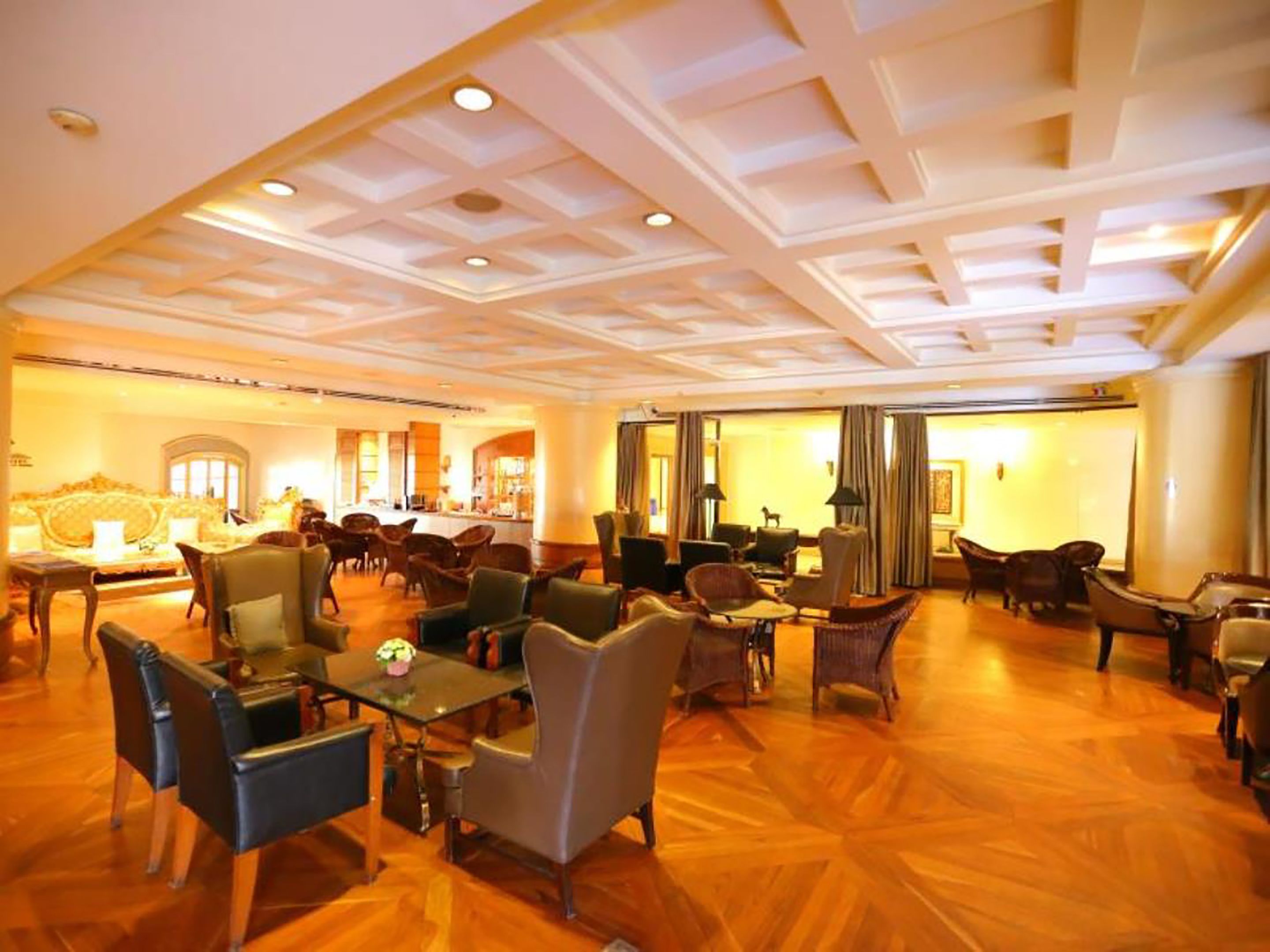 Se sirven desayunos, comidas, cenas y cocina tailandesa 