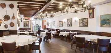 Se ofrece un desayuno bufé todos los días (por un coste adicional)