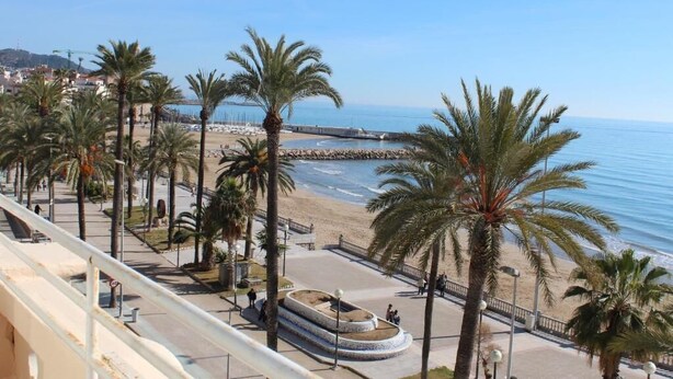 Unclassified image, 1 of 102, button - La Santa María (Sitges)