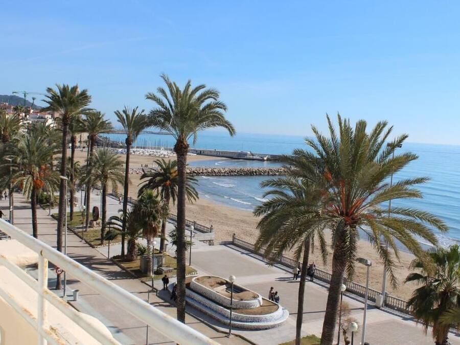 Vista para praia/oceano
