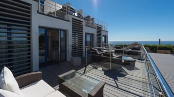 Kamer, 1 twee- of 2 eenpersoonsbedden, uitzicht op zee | Terras