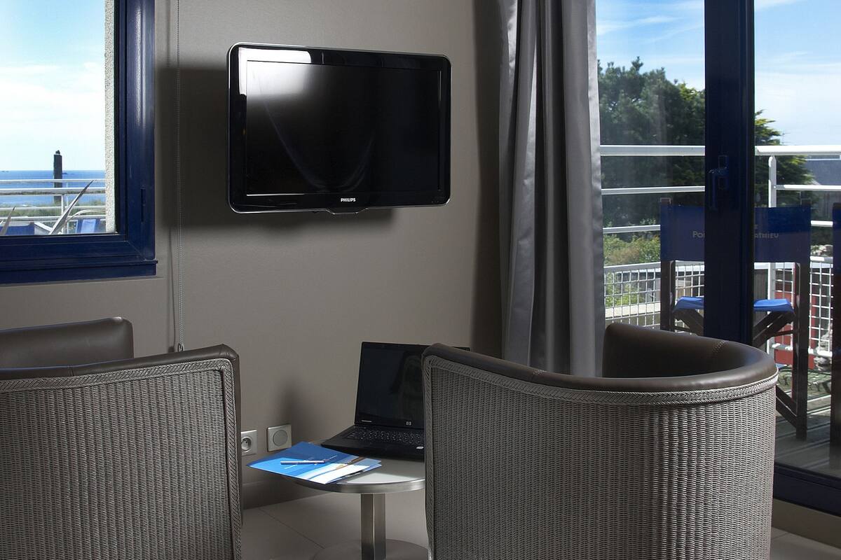 superior double or twin room, sea view | minibar, in-room safe, individually decorated, individually furnished