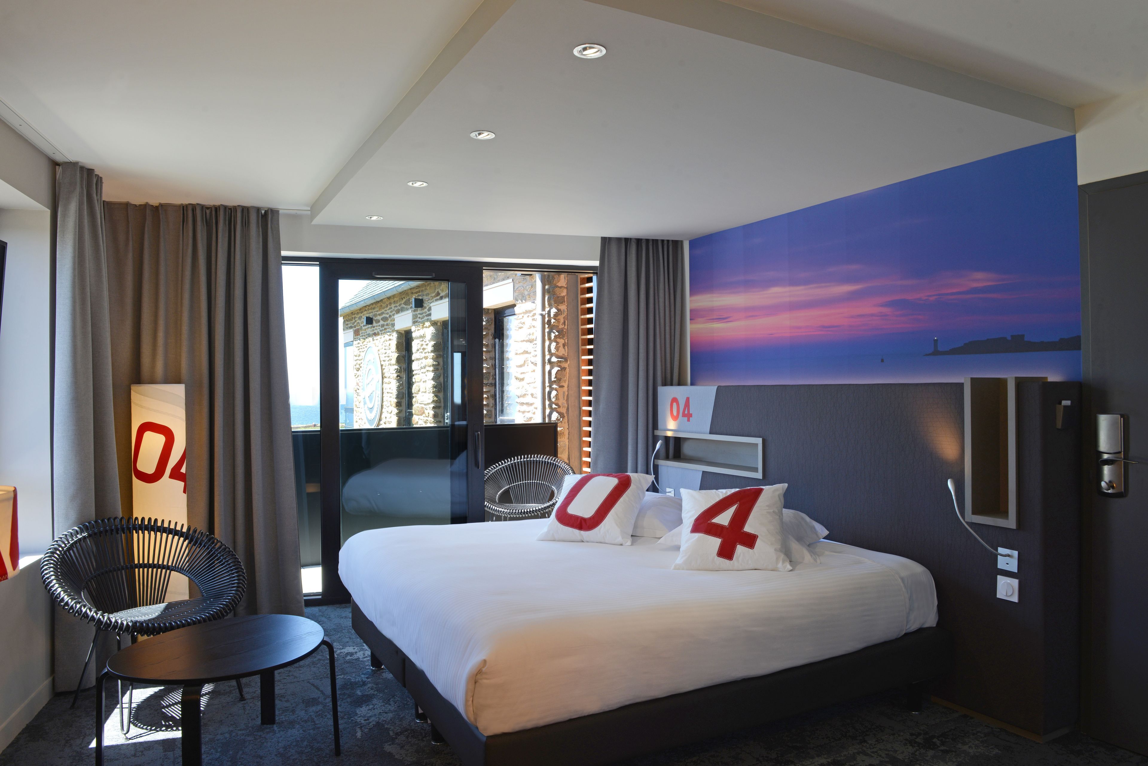 double or twin room, sea view | minibar, in-room safe, individually decorated, individually furnished