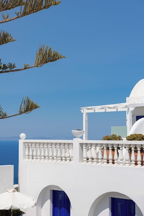 Front of property - Villa Happening (Santorini)