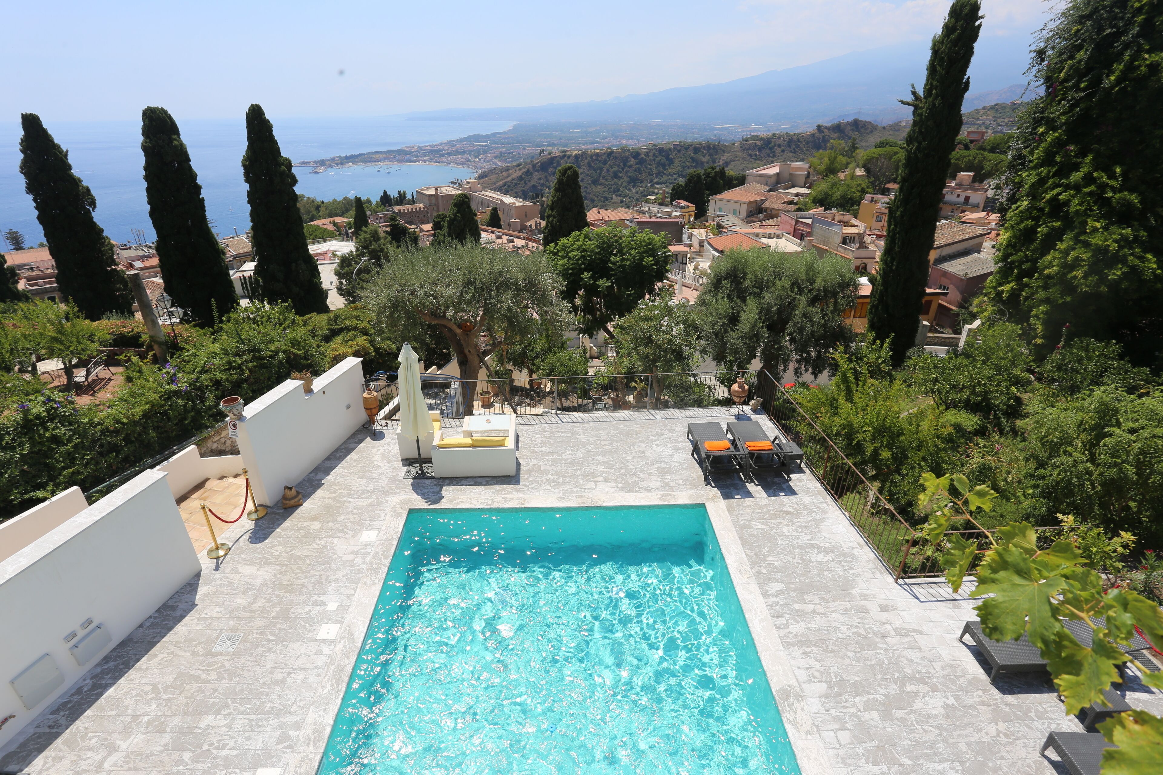 Piscina stagionale all'aperto