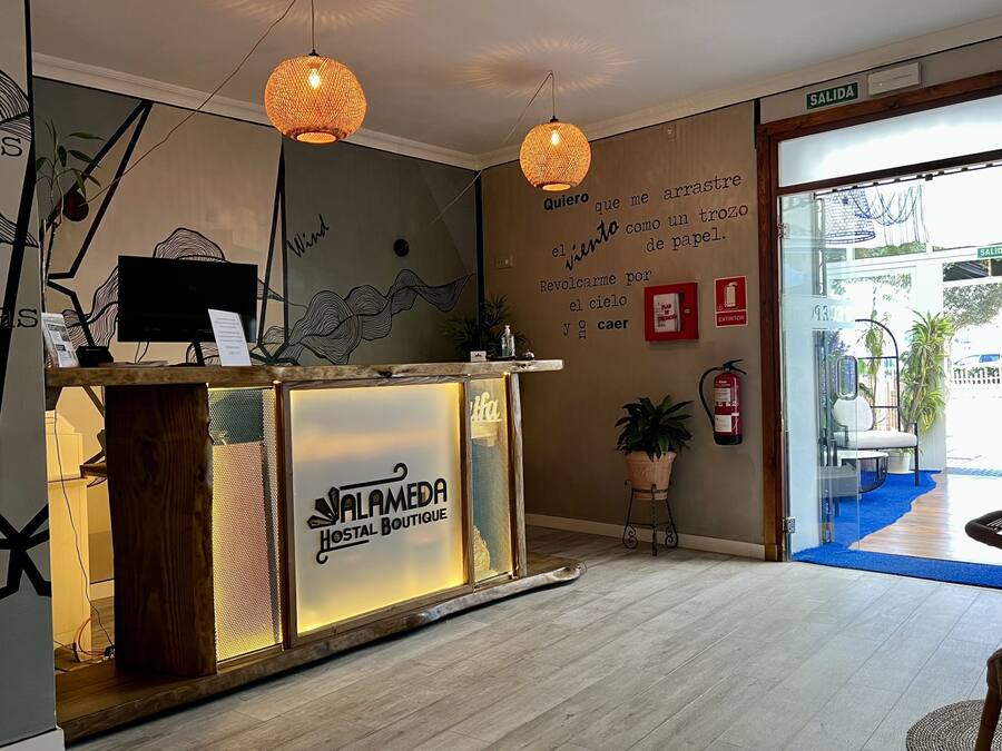 Quầy tiếp tân