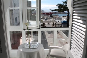 Habitación estándar con 1 cama doble o 2 individuales, baño privado | Balcón