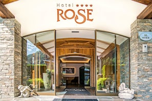 Property entrance - Hotel Rose (Val di Vizze)