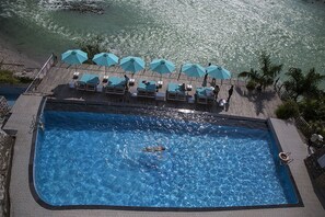Outdoor pool - Divine Resort Laxman Jhula (Narendranagar)