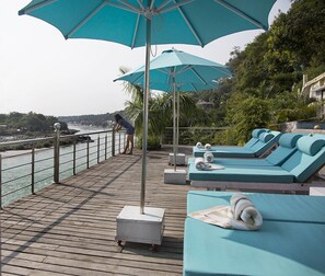 Outdoor pool - Divine Resort Laxman Jhula (Narendranagar)