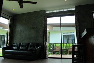 In-room safe, individually decorated, individually furnished, desk