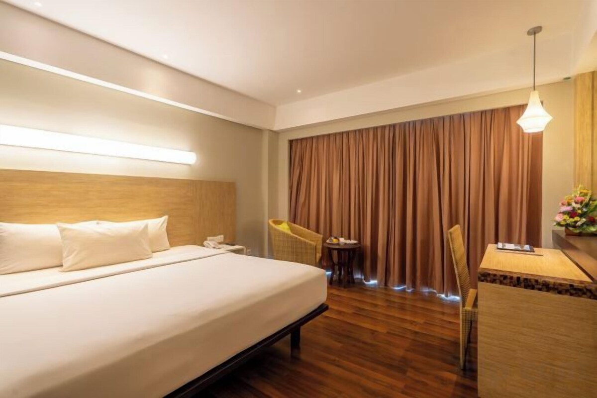 Premium bedding, in-room safe, desk, iron/ironing board (on request)