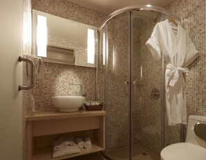Standard Twin Room | Bathroom shower - LinkWorld Hotel Taipei (Taipei)