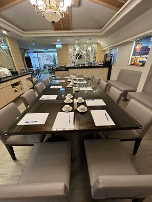 Breakfast served - LinkWorld Hotel Taipei (Taipei)