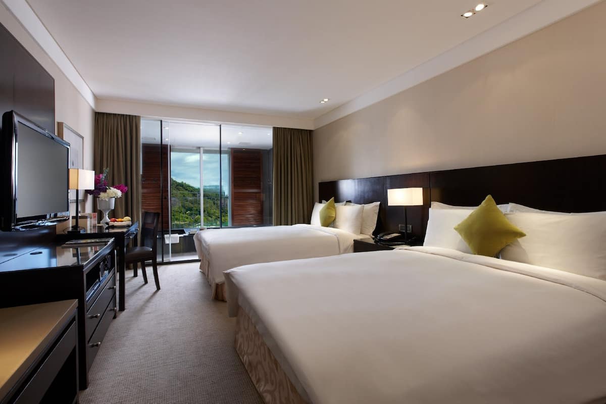 premium bedding, down duvets, pillow-top beds, in-room safe