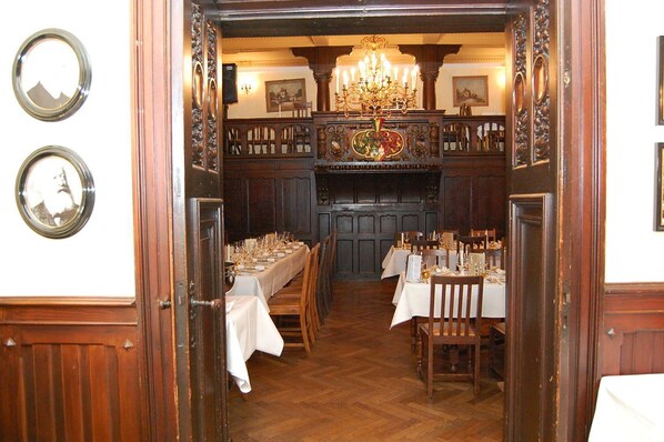 Breakfast, lunch, dinner served; Regional cuisine  - Weisser Bock (Heidelberg)