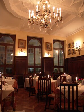 Breakfast, lunch, dinner served; Regional cuisine  - Weisser Bock (Heidelberg)