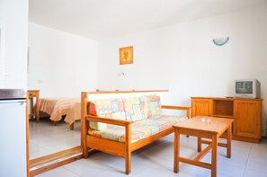 Studio | Safe på rommet og barnesenger (inkludert)