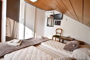 Premium bedding, minibar, in-room safe, blackout drapes - Guest House Ćiro (Sarajevo)