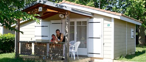 Chalet (Festival Des Lanternes 1) | 1 bedroom, laptop workspace, soundproofing, iron/ironing board