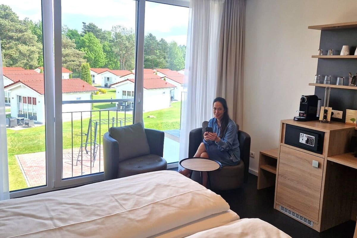 hypo-allergenic bedding, minibar, in-room safe, desk