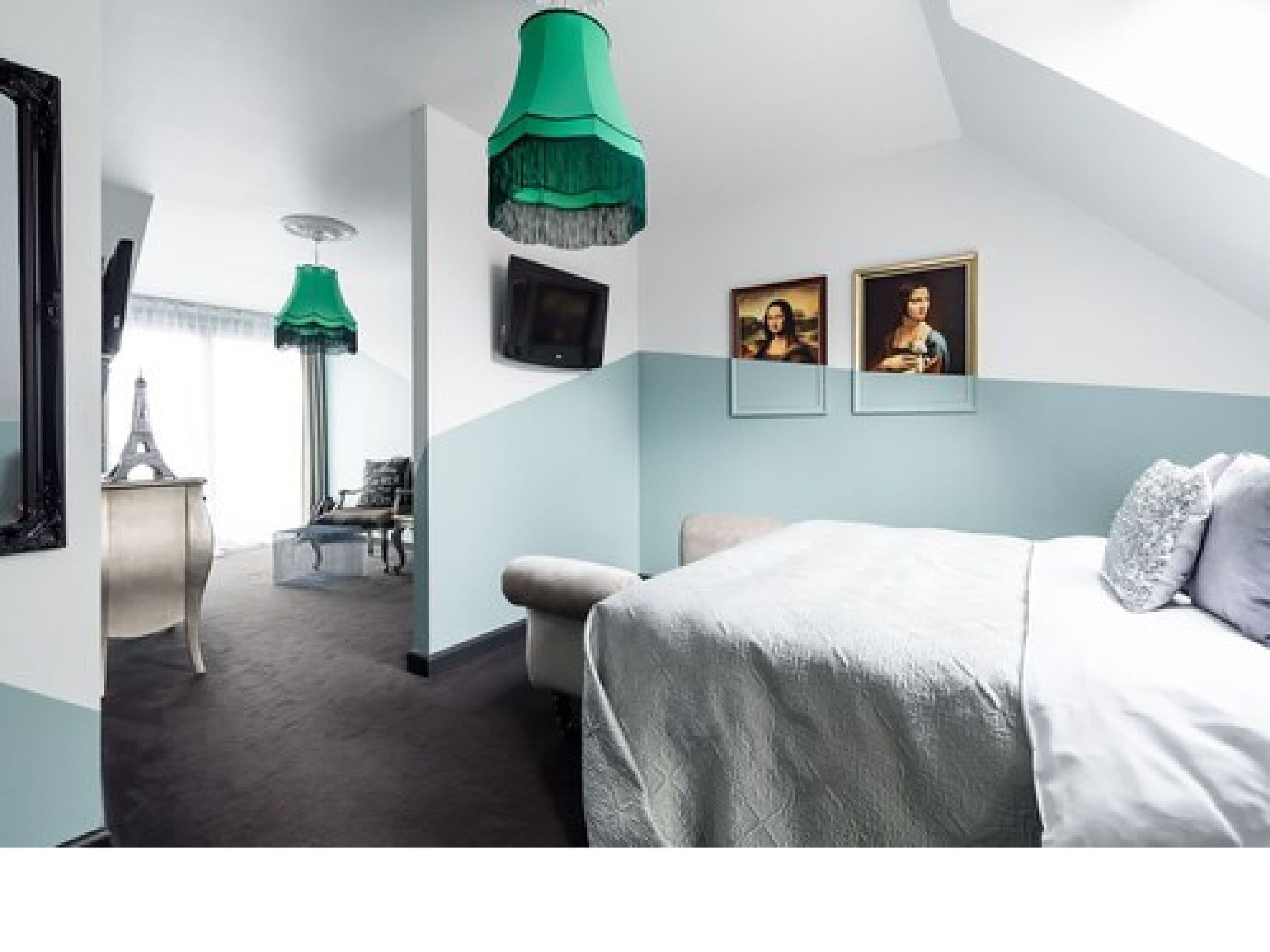 superior double room | in-room safe, desk, iron/ironing board, free wifi