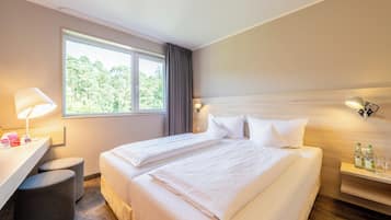 Økonomi-tomannsrom | Sengetøy av topp kvalitet, skrivebord, blendingsgardiner og lydisolert