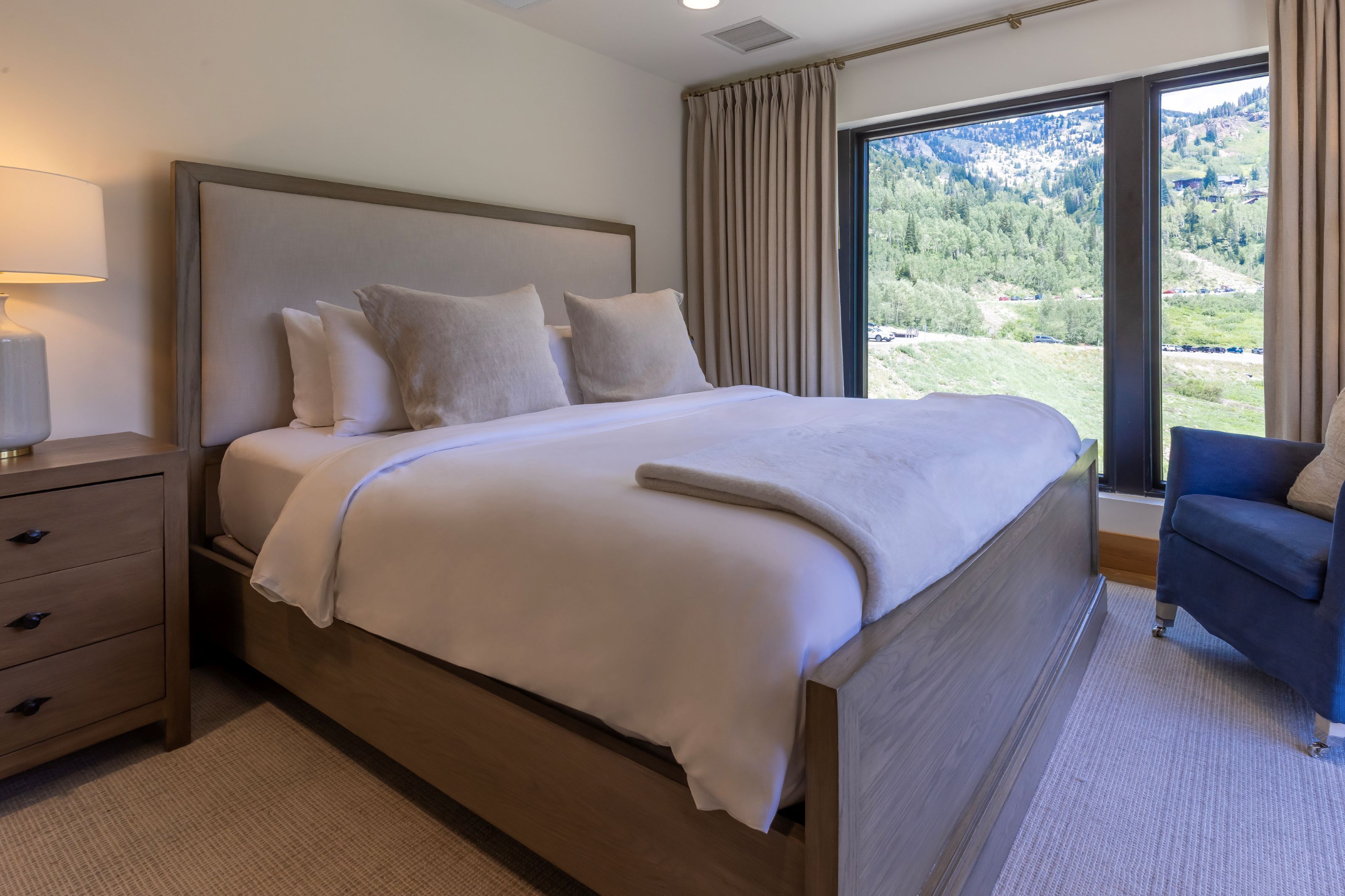 Ropa de cama de alta calidad, cubrecamas y colchones con pillow-top 