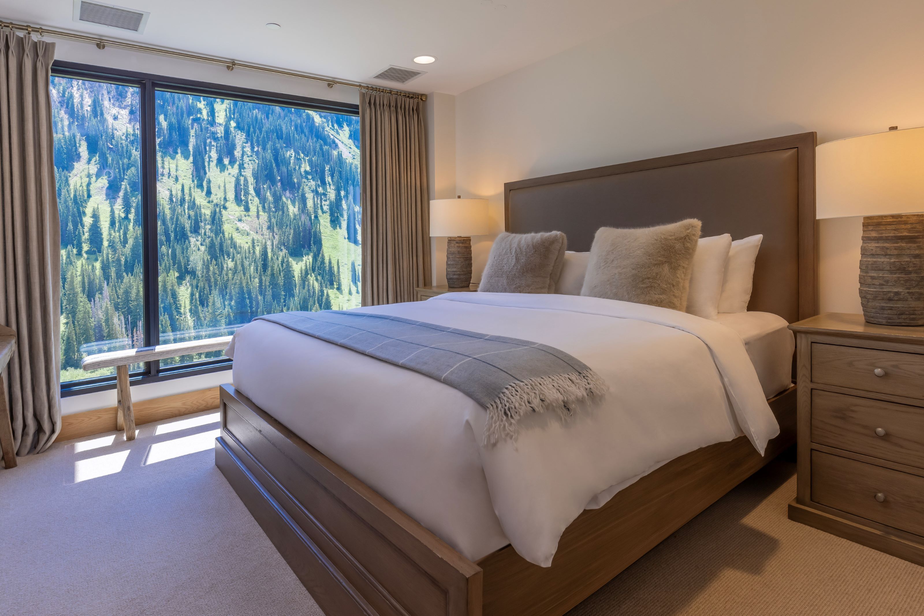 Signature Penthouse | Premium bedding, down comforters, pillowtop beds, in-room safe