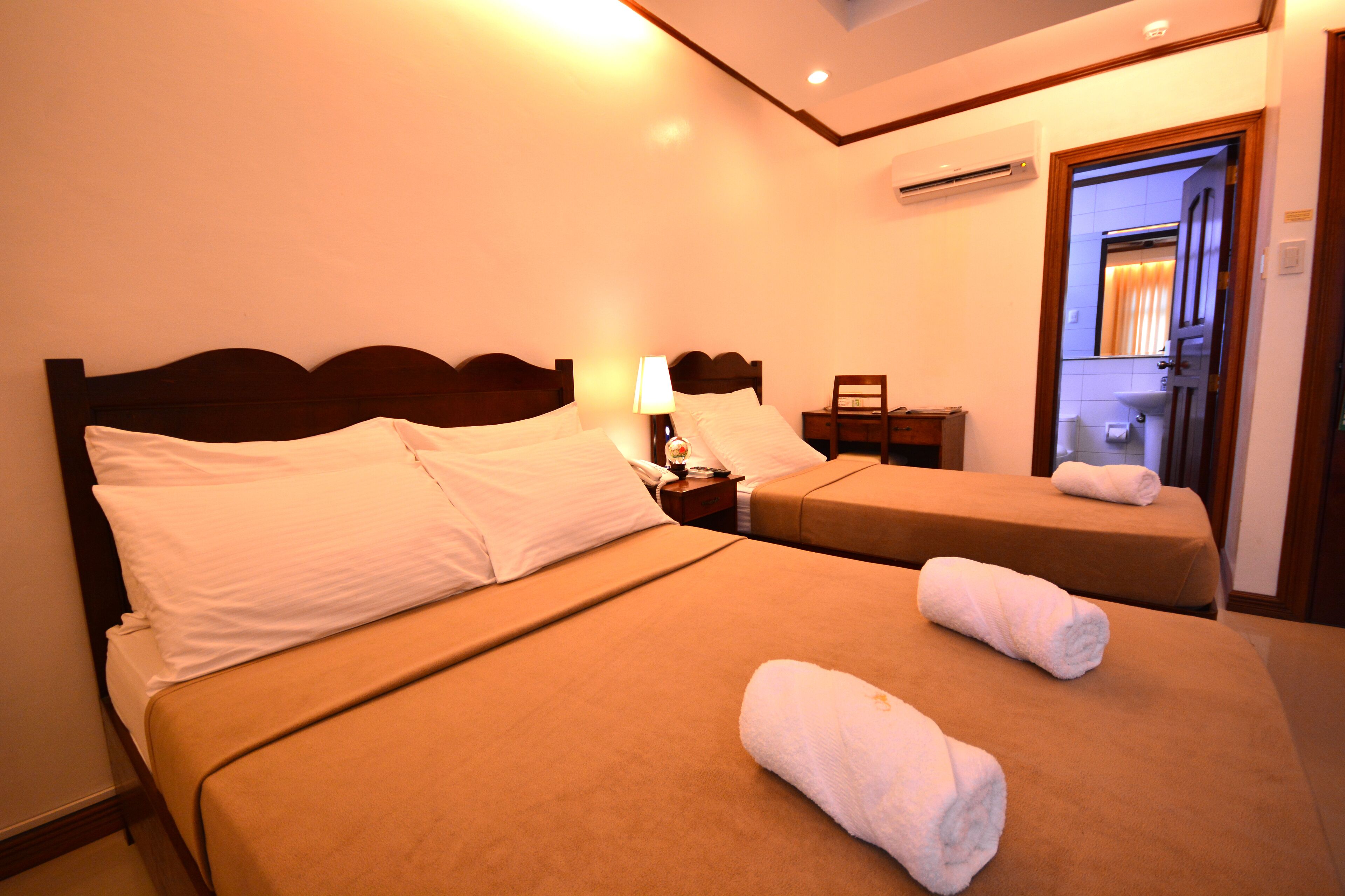 superior 1 single 1 double | 1 bedroom, bed sheets