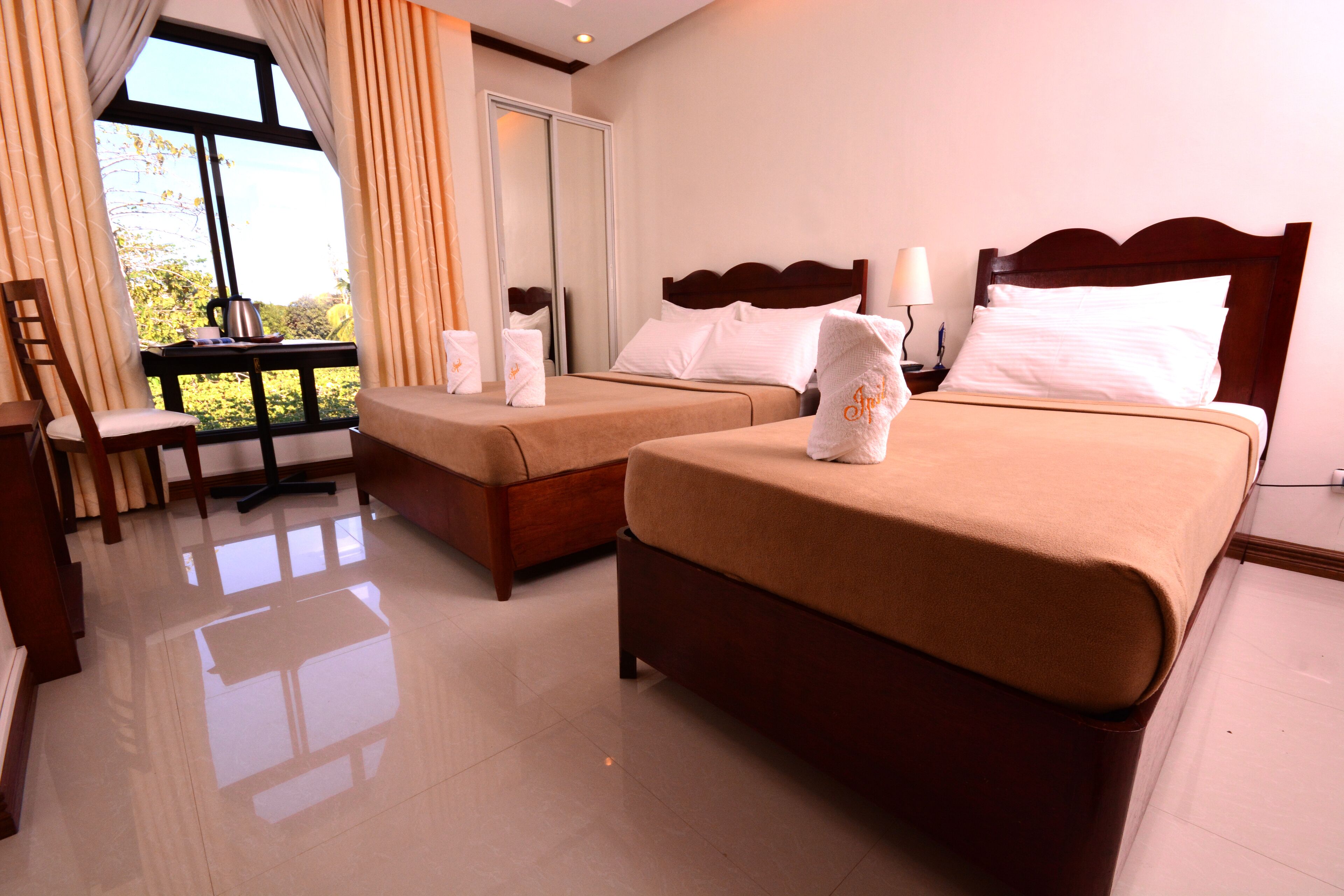 superior 1 single 1 double | 1 bedroom, bed sheets