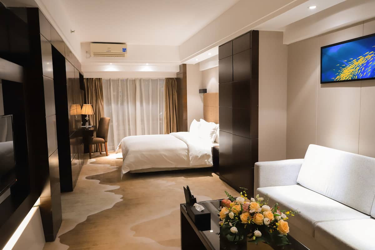 Business, 1 kingsize-seng | Minibar, safe på rommet, skrivebord og wi-fi (inkludert)