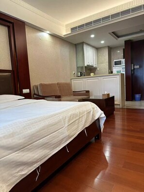 Studio Cao cấp | Bộ đồ giường cao cấp, chăn bông, nệm có lớp đệm bông 