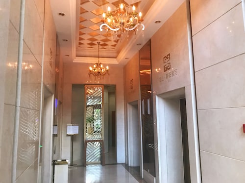 Jing'an Ziyuan Apartment