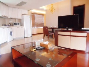 21-inch LCD TV with digital channels, TV, DVD player - Jing'an Ziyuan Apartment (Shanghai)