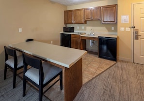 Studio Suite, 1 King Bed, Accessible | Private kitchenette - Grandstay Hotel And Suites Luverne (Luverne)