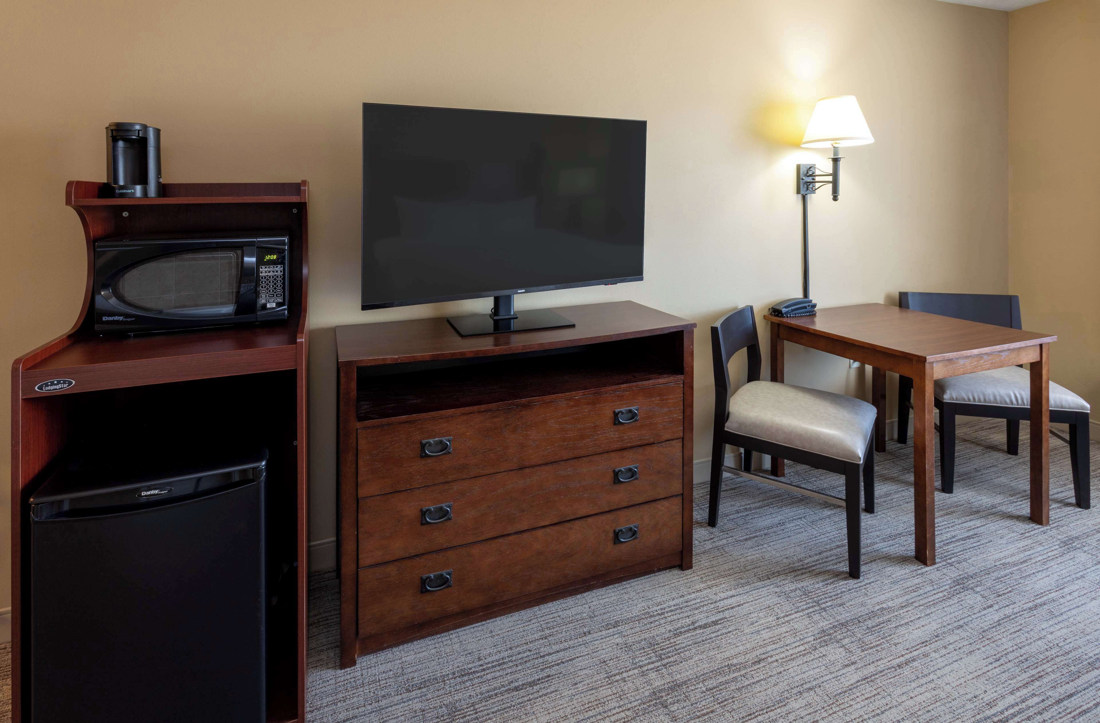 suite, 1 bedroom | room amenity