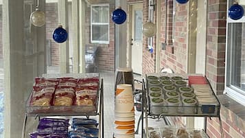 Petit déjeuner à emporter compris tous les jours