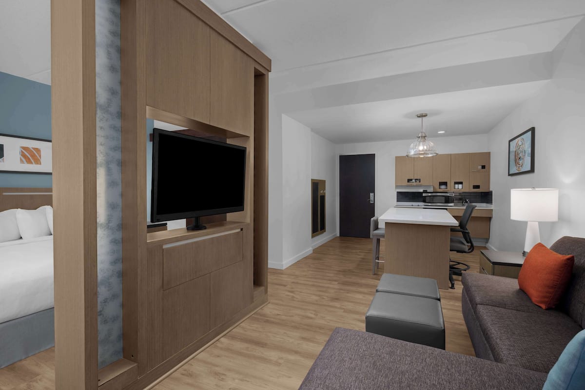 Room, 1 King Bed, Accessible (Shower) | In-room safe, desk, blackout drapes, iron/ironing board