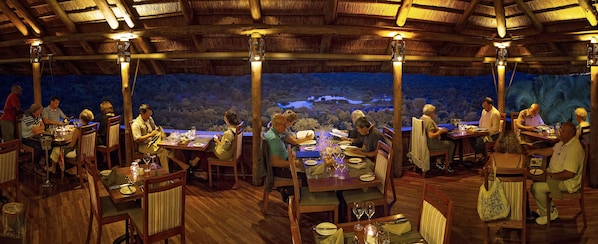2 restaurants, dinner served, African cuisine