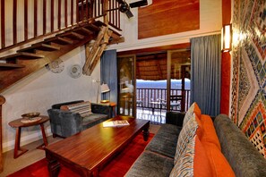 Suite (Lodge Waterhole Facing) | In-room dining