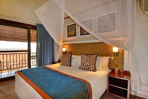 Room (Lodge Standard) | Minibar, in-room safe, desk, free WiFi