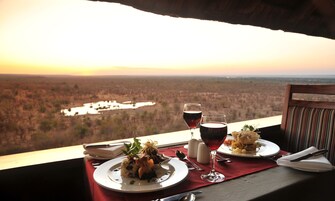 2 restaurants, dinner served, African cuisine