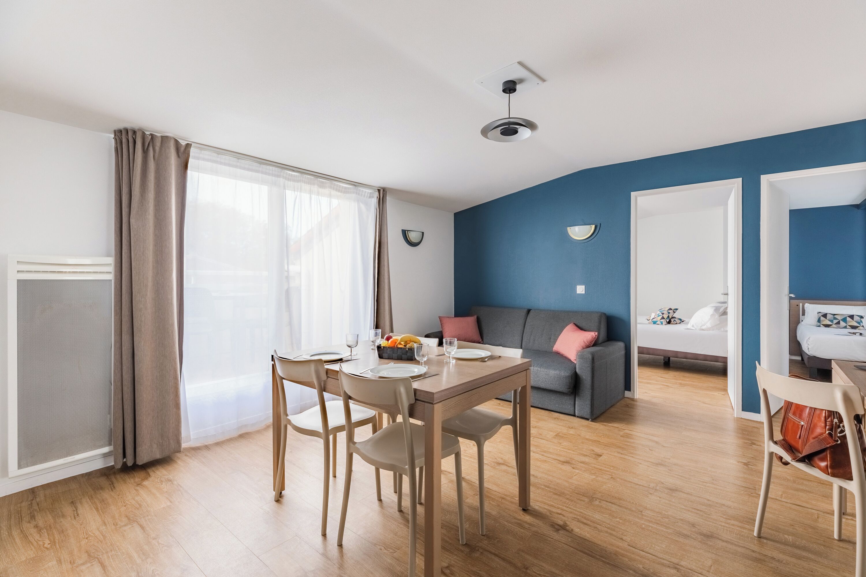 公寓, 2 间卧室 | 起居区 | 平板电视