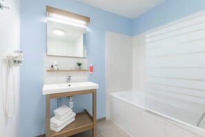 Apartamento | Baño | Secadora de cabello, toallas, jabón, shampoo 