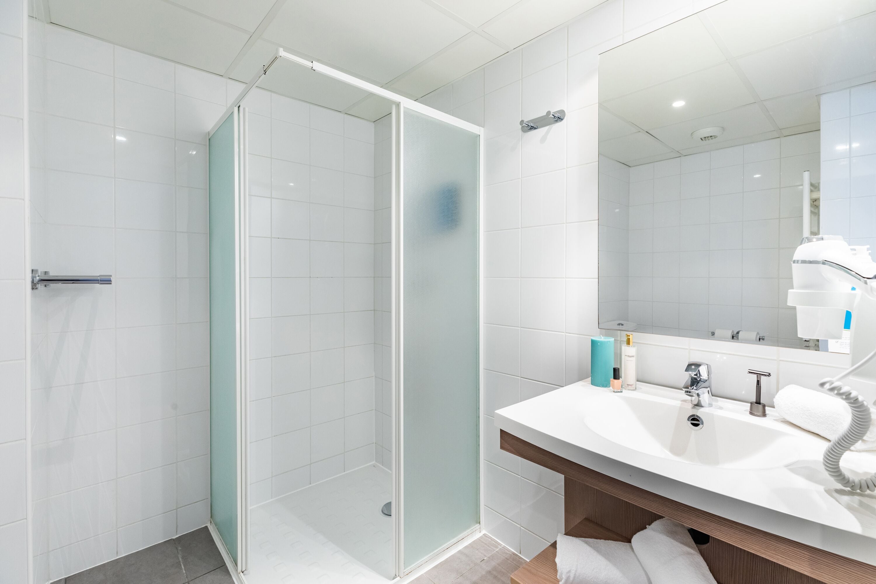 Studio, 2 Einzelbetten | Badezimmer | Dusche, kostenlose Toilettenartikel, Haartrockner, Handtücher