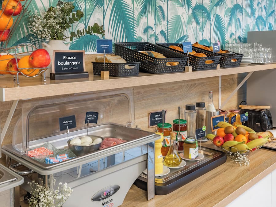 Daily buffet breakfast (EUR 9.9 per person)