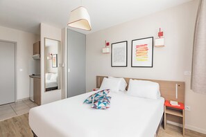 Studio (Double) | Schreibtisch, schallisolierte Zimmer, Bügeleisen/Bügelbrett