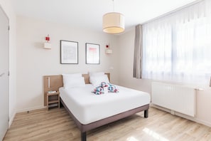 Leilighet | Skrivebord, lydisolert, strykejern/-brett og barnesenger (inkludert)