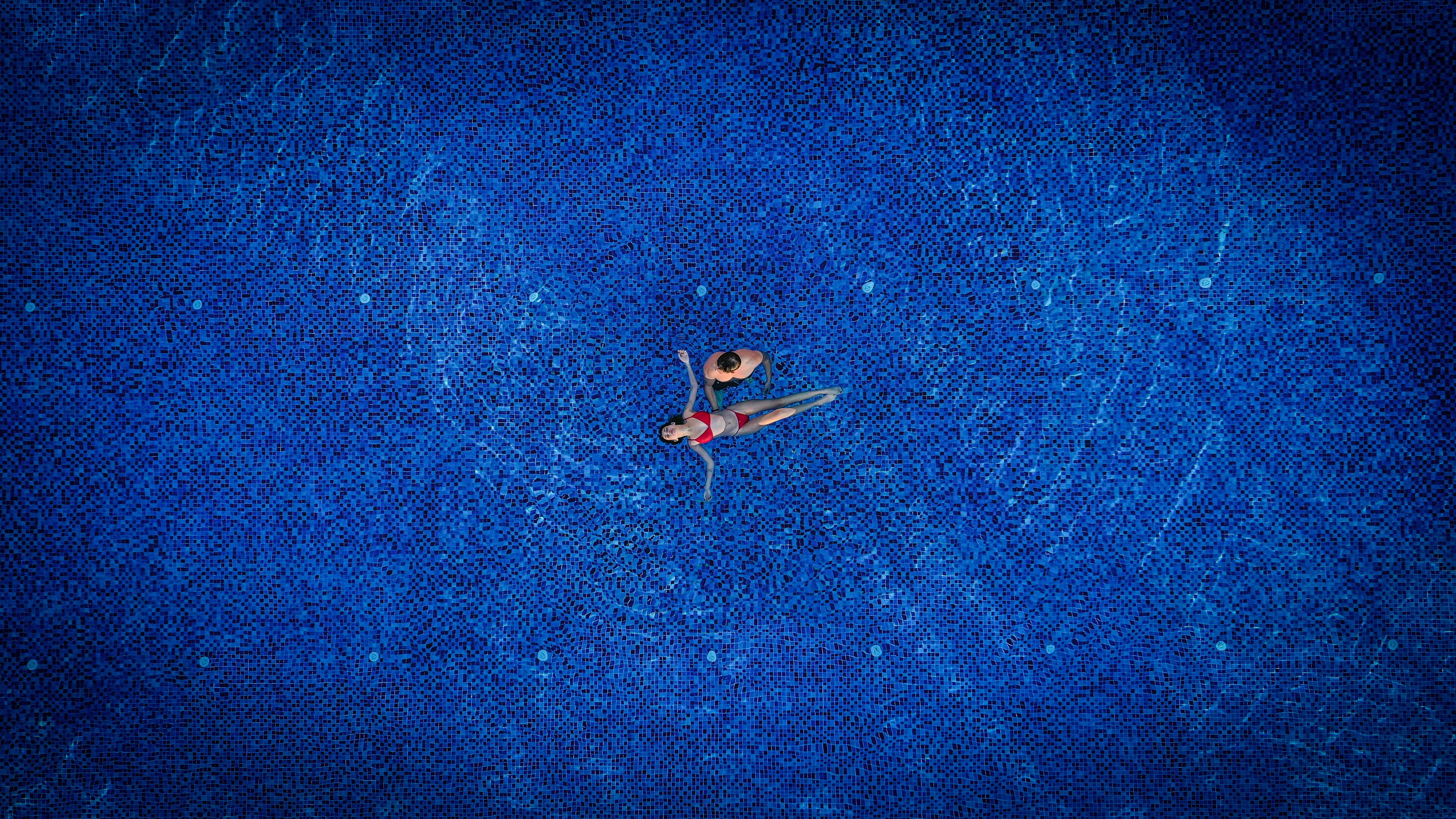 outdoor pool, free pool cabanas, pool umbrellas